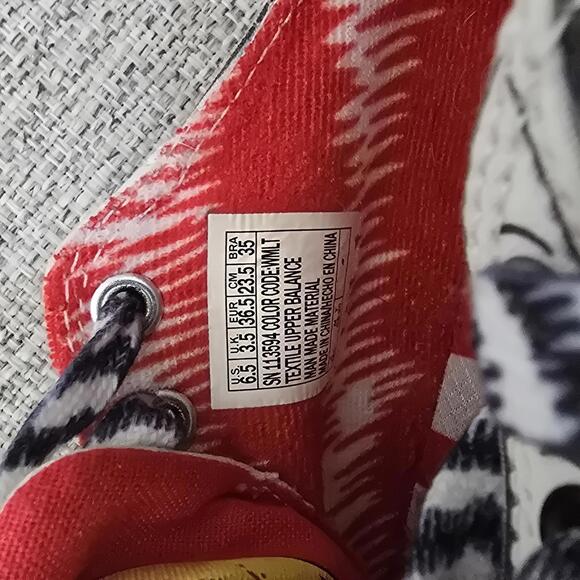 Skechers  Bob's × Dr. Seuss "That is that" slip on for Woman size 6.5 - Picture 8 of 8